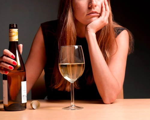 Анонимное лечение женского алкоголизма в Бикине